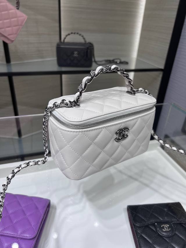 Ohanel 23K New Liao Color Rhinestone Handle Long Box With Built-In Small Mirror