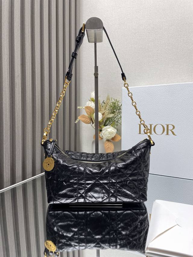 Genuine Diorstarhobo Chain Handbag Black This Diorstar Hobo Chain Handbag Is A N