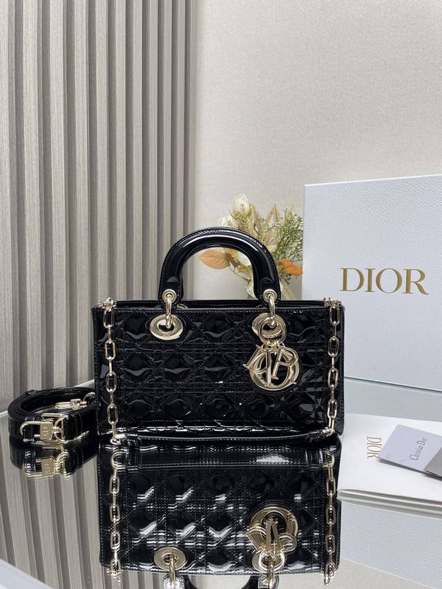 Genuine Grade The Latest Color D-Joy Patent Leather Elegant Black Spot The New D
