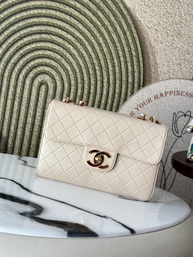 Original Leather Victoria Beckham's Same Chanel Vintage Pearlescent Apricot Lamb