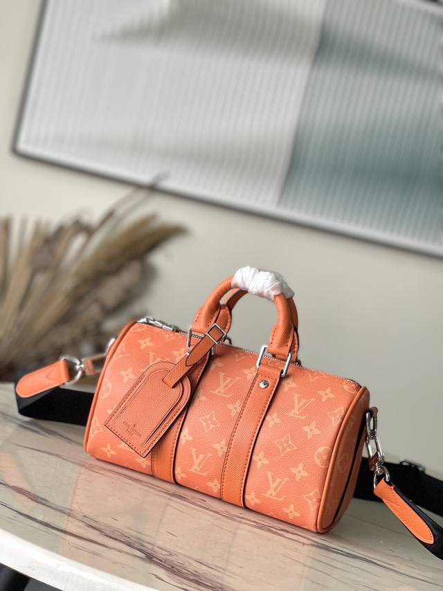 Top Original M31044 This Keepall Bandouliere Travel Bag Adds A Touch Of Style To