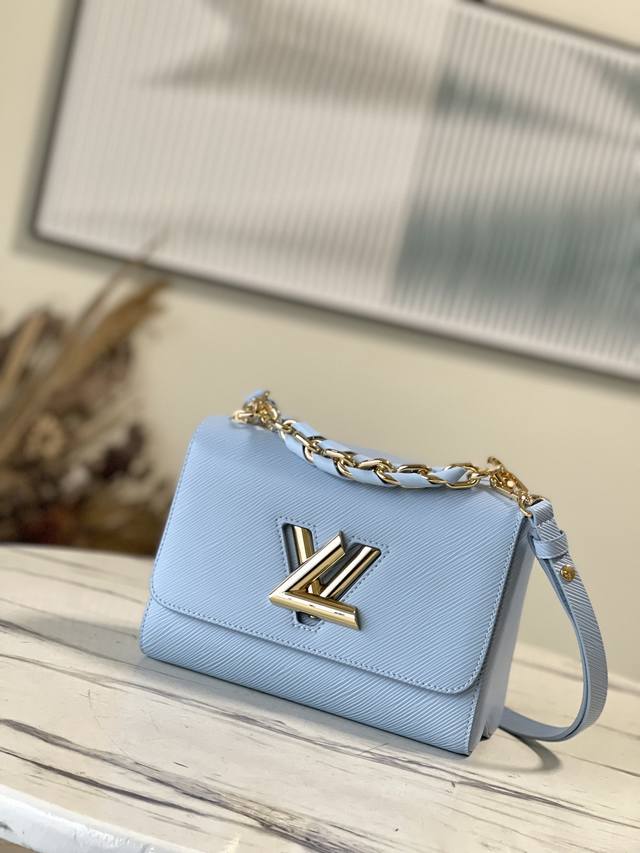 Top Layer Leather Top Grade Original M21721 Blue In The Spring Of This Year, The
