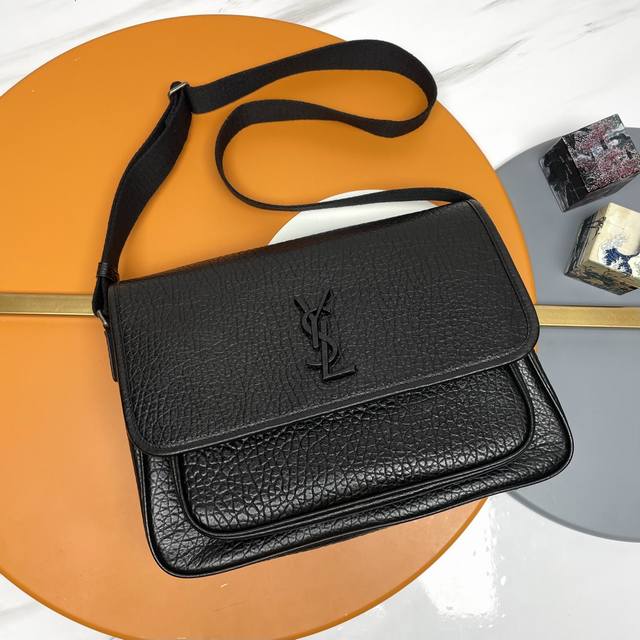 Ysl Yves Saint Laurent Men's Niki Messenger Black Grained New Elephant-Print Nik
