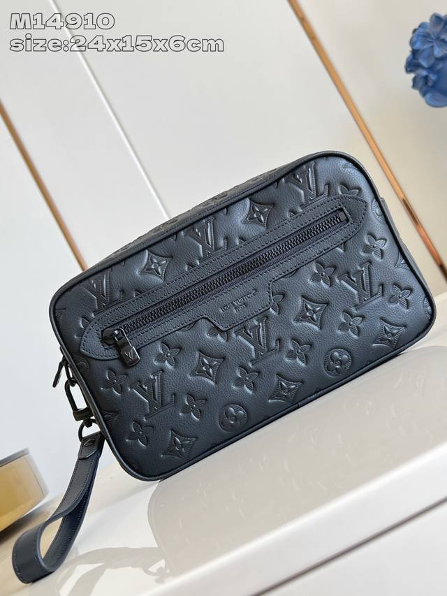 Top Original M14910 This Pochette Kasai Is Made Of Soft Monogram Shadow Embossed