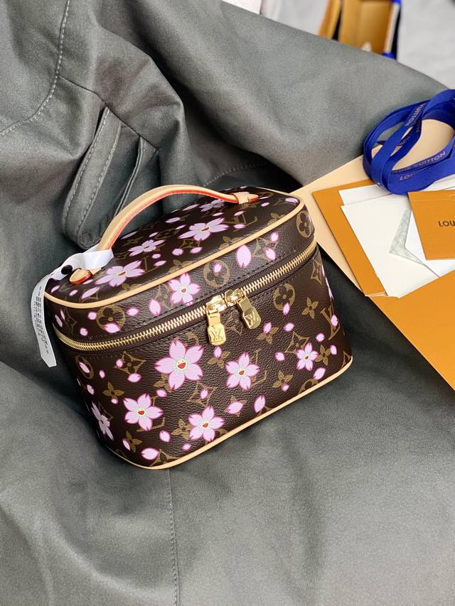 M14181 New For The Season Lv X Tm Nice Mini Cosmetic Bag This Nice Mini Cosmetic