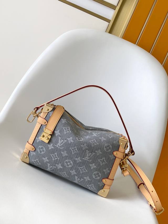 M13285 Dynamic 163 Top Original This Side Trunk Medium Bag Is A Nod To The Class