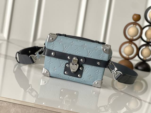 Top Original M15035 This Soul Trunk Handbag Cleverly Combines Monogram Heritage