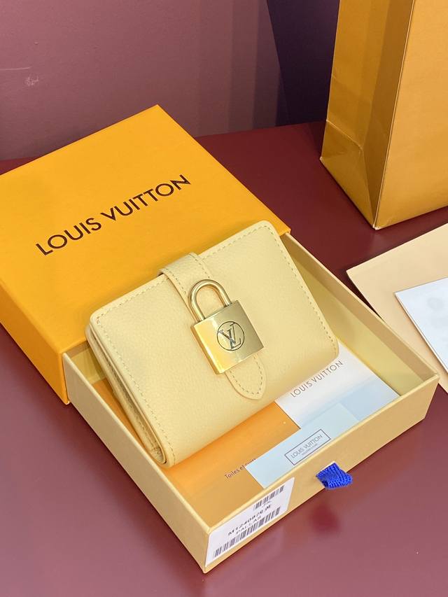 M 8 Light Yellow! The Portfoille Locky Wallet Model Is Made Of Top-Grain Cowhide