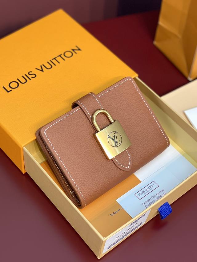 M 8 Brown! The Portfoille Locky Wallet Model Is Made Of Top-Grain Cowhide. While