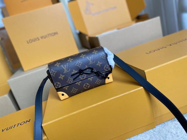 Top Original Single M82534 The Steamer Mini Handbag Is Based On The Design Conce