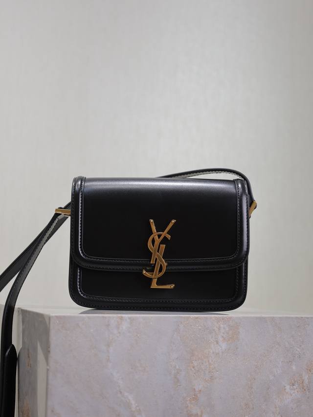 Black With Gold Buckle Solferino Box_19Cm This Is A Must-Have Item. It Has Alrea