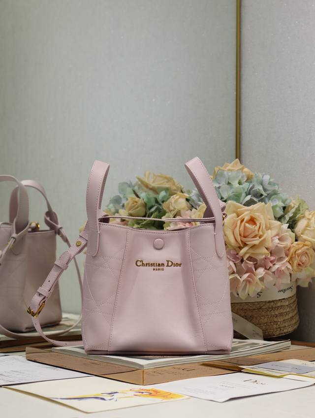 Top Original Single With Full Packaging #Small Signature Bucket Bag Handbag Pink