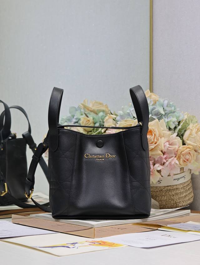 Top Original Order With Full Packaging #Small Signature Bucket Bag Handbag Black