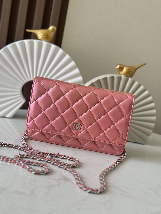 Chane'wallet On Chain The Bag Uses A Full Steel Zipper Design And A Full Set Of