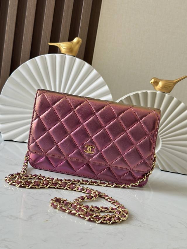 Chane'wallet On Chain The Bag Uses A Full Steel Zipper Design And A Full Set Of