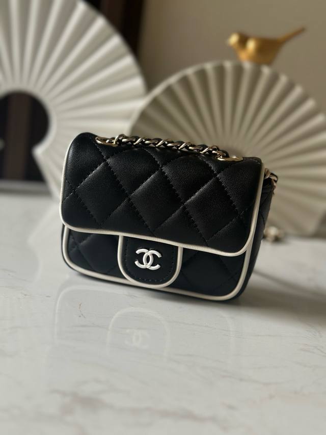New 25P Chane1 Cartoon Small Bag With Black And White, Exquisite And Small Body,
