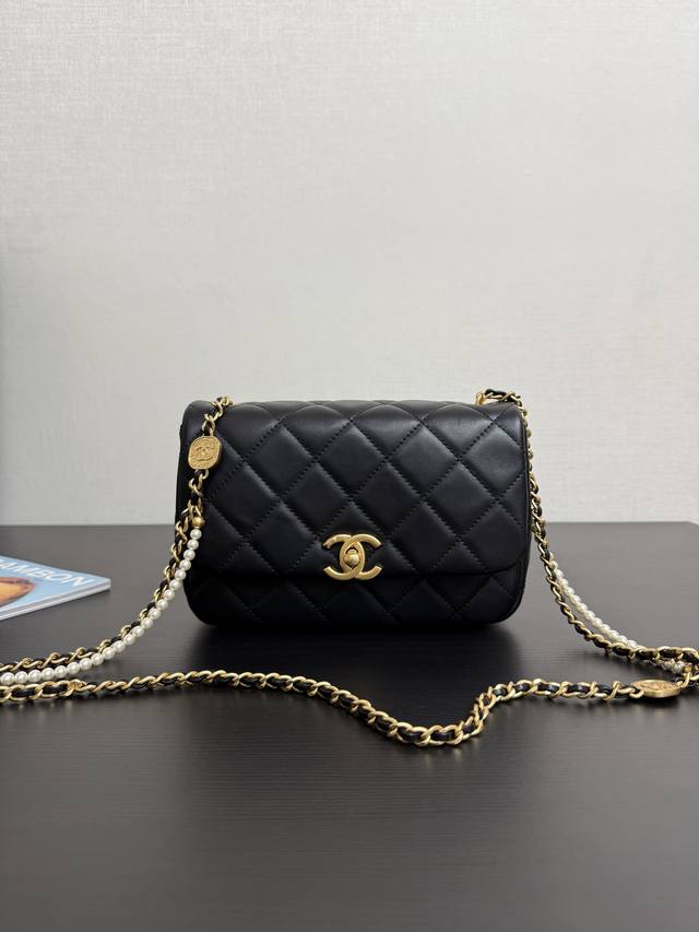 Original Leather In Stock 25P Camellia Pearl Square Bag This Square Bag Is So Be
