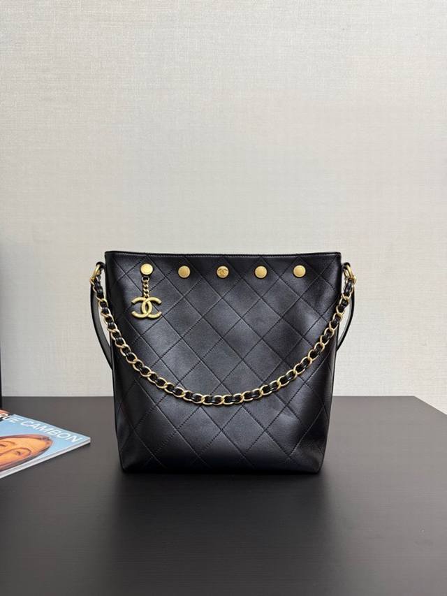 Original Leather Spot 25Phobo Hippie Bag Black And Gold The Effect Of Wearing It
