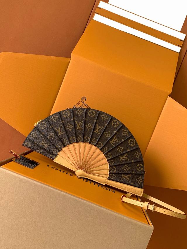 Super Grade All-Steel Dynamic Chip The Handbag Is Made Of Canvas And Appeared On