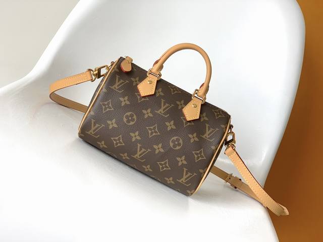 M81086 This Speedy Bandouli Re 20 Bag Is Made Of Monogram Canvas, Cowhide Trim A