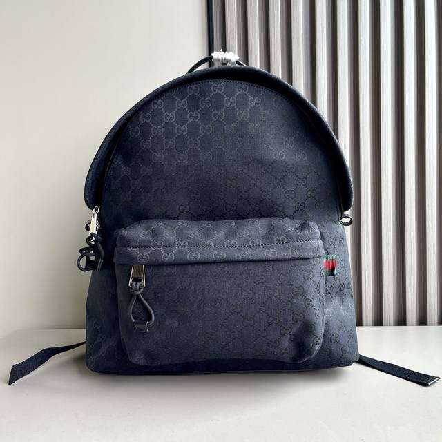 New Arrivalsthe Spring/Summer 2025 Collection Presents A New Handbag. With A Sof