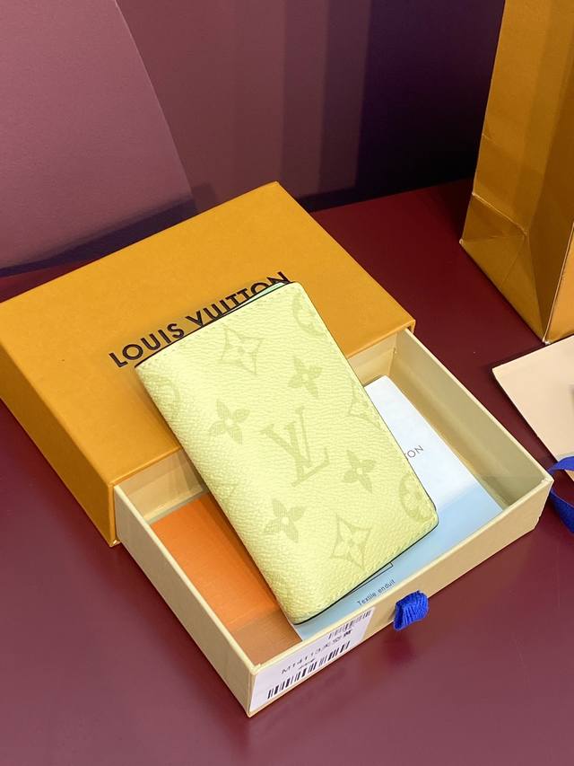 Factory Price P M14113 Sky Yellow! The Card Holder Is Exquisitely Coloured With