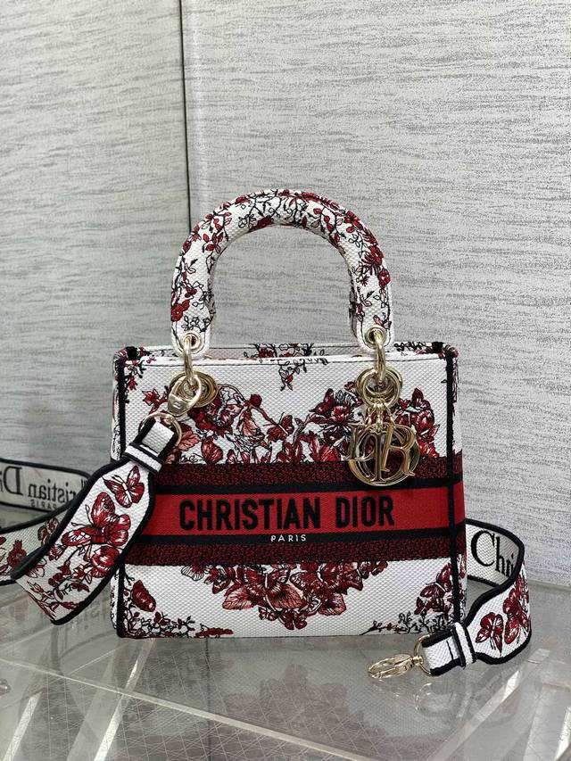 Dior Princess Diana Love Butterfly Spot Lady Embroidered Butterfly Series , Exqu