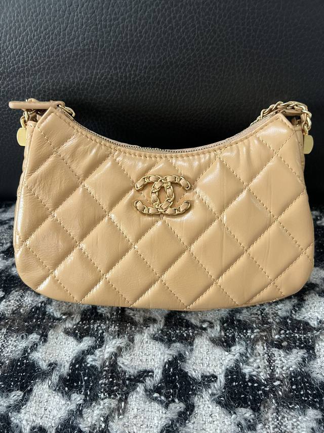 Chanel23K The Most Worthwhile Hobo Underarm Bag This Season Is Destined To Be A