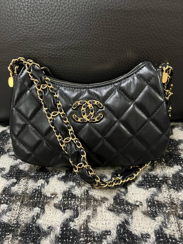 Chanel23K The Most Worthwhile Hobo Underarm Bag This Season Is Destined To Be A