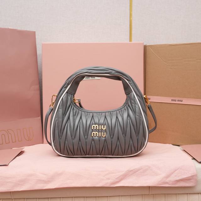 M New Product! Model: 5Bc125 Miuwander Handbag, Made Of Imported Lambskin, Class