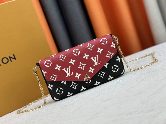 The Original Version Of The Pochette F Licie Chain Bag Is From The Spring In The