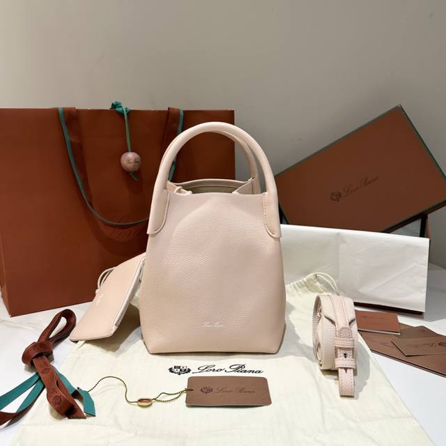 Medium Bucket Bag Marble Powder The Elegant Taste And Immortal Style Of The Bale