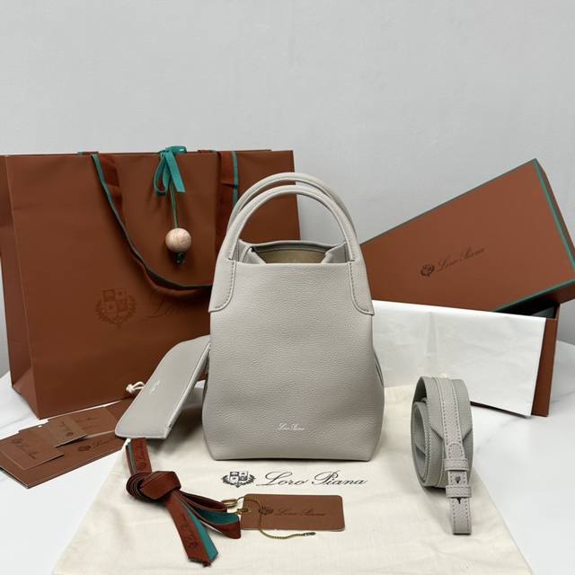 Medium Bucket Bag Dust Lime The Elegant Taste And Immortal Style Of The Bale Bag