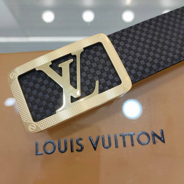 Lv Louis Vuitton Classic Original Quality, Suede Mille Series, With Original Fin