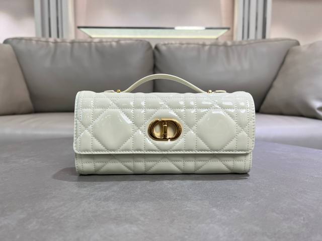 Top Original Single This Miss Caro Top Handle Clutch Is A New Product In The 202