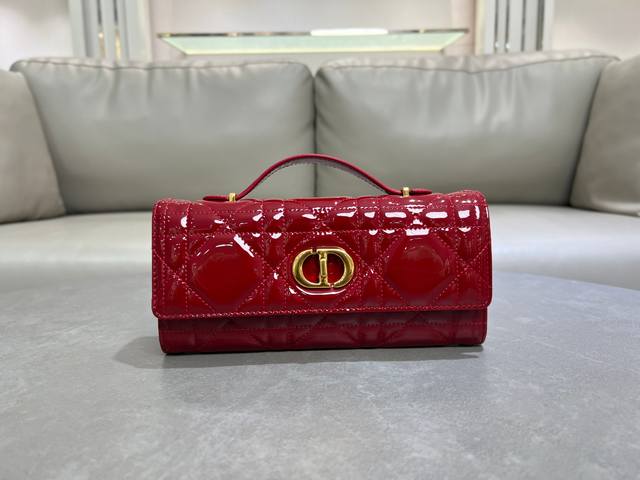 Top Original Single This Miss Caro Top Handle Clutch Is A New Product In The 202
