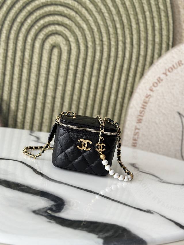 Genuine Latest Cosmetic Case Bag Chane1 25S New Pearl Chain In 2025, I Want To B