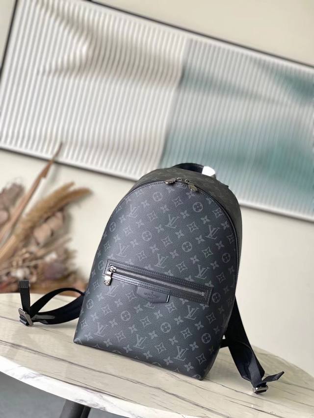 Original Leather Top-Grade Original M14020 This Discovery Slim Backpack Is Made
