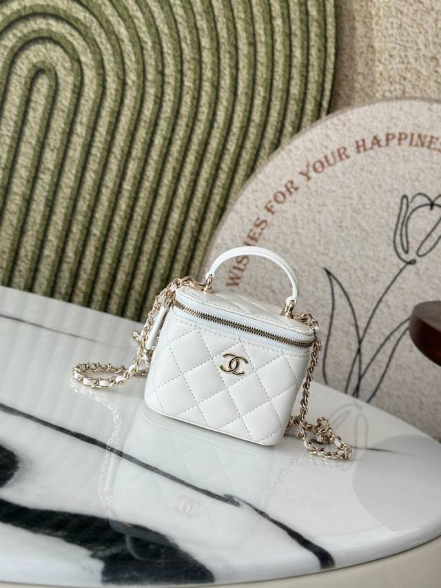 Genuine Grade Chane New Small Chain Cosmetic Bag With Makeup Mirror This New Box