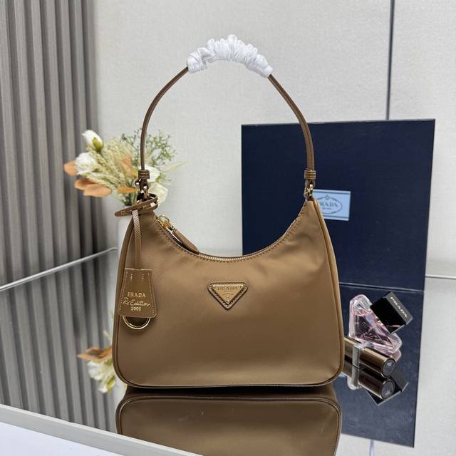 Genuine Top Original Prada New Leather Shoulder Strap Hobo Bag Fusion Versatile