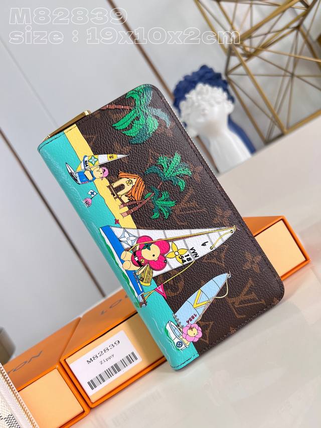Top Original Home Photo M82839 This Collectible Zippy Zipper Wallet Is Made Of M