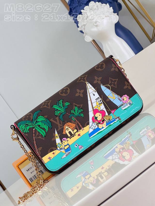 Top Original Home Photom82627 Winter, Louis Vuitton Mascot Vivienne Embarked On