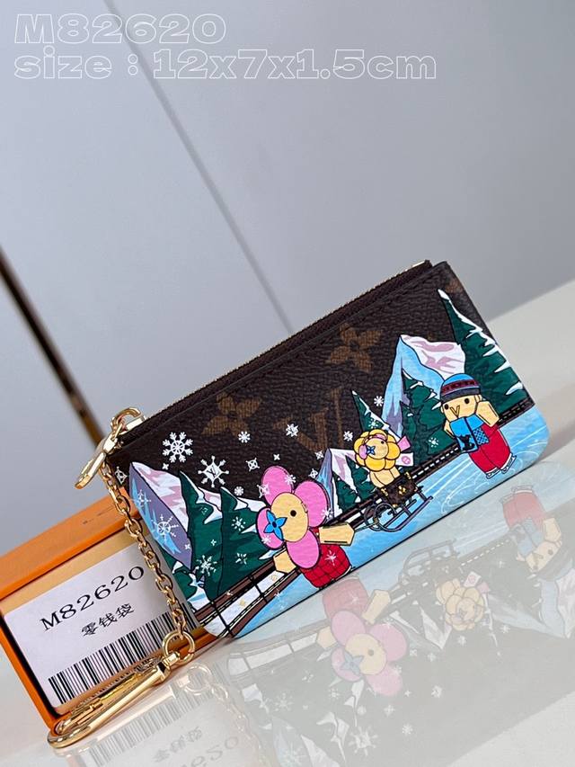 Top Original Home Photo M82620 This Key Bag Depicts The Brand Mascot Vivienne An