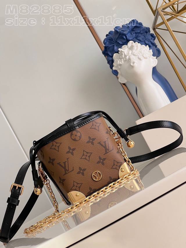 Top Original Home Real Shot M82885 Online Only Handbags Modern And Sophisticated