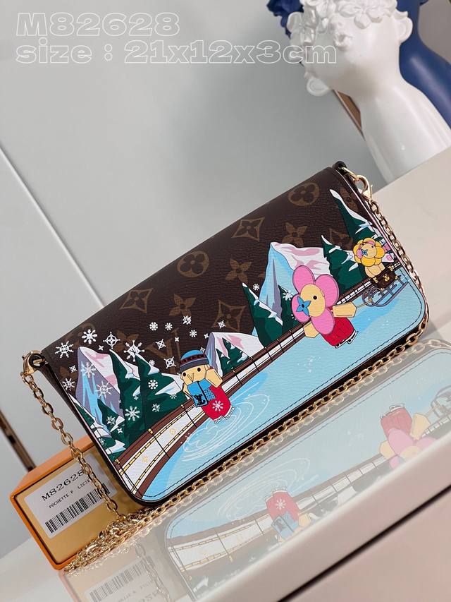 Top Original Home Photo M82628 Winter, Louis Vuitton Mascot Vivienne And Her Fri