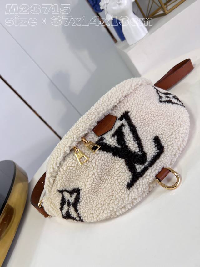 Top Original Home Real Shot M23715 This Medium Bumbag Waist Bag Uses Fine Wool L