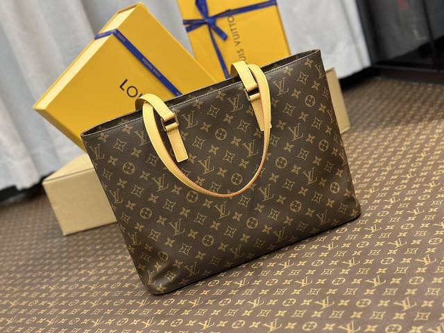Top Original M51155 Vivian Luco Basket Uses Monogram Canvas On The Outside, Fabr
