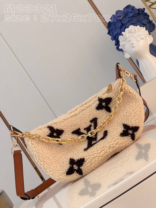 Top Original Home Photo M23321 This Over The Moon Handbag Is Made Of Wool Leathe