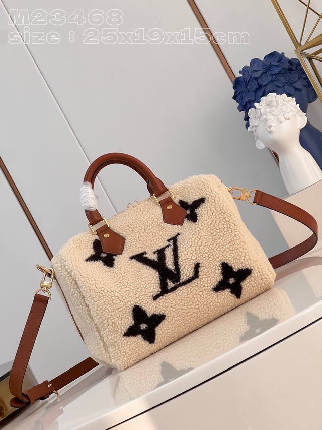Top Original Home Real Shot M23468 This Speedy Bandouli Re 25 Handbag Is Made Of