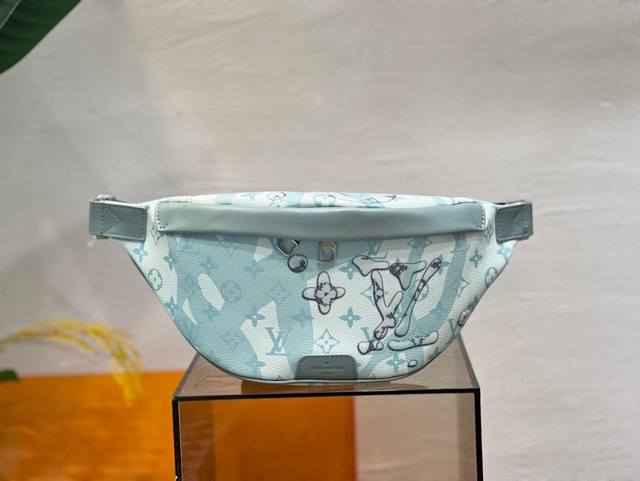 Top Original M22576 This Discovery Waist Bag Is Made Of Monogram Aquagarden Canv